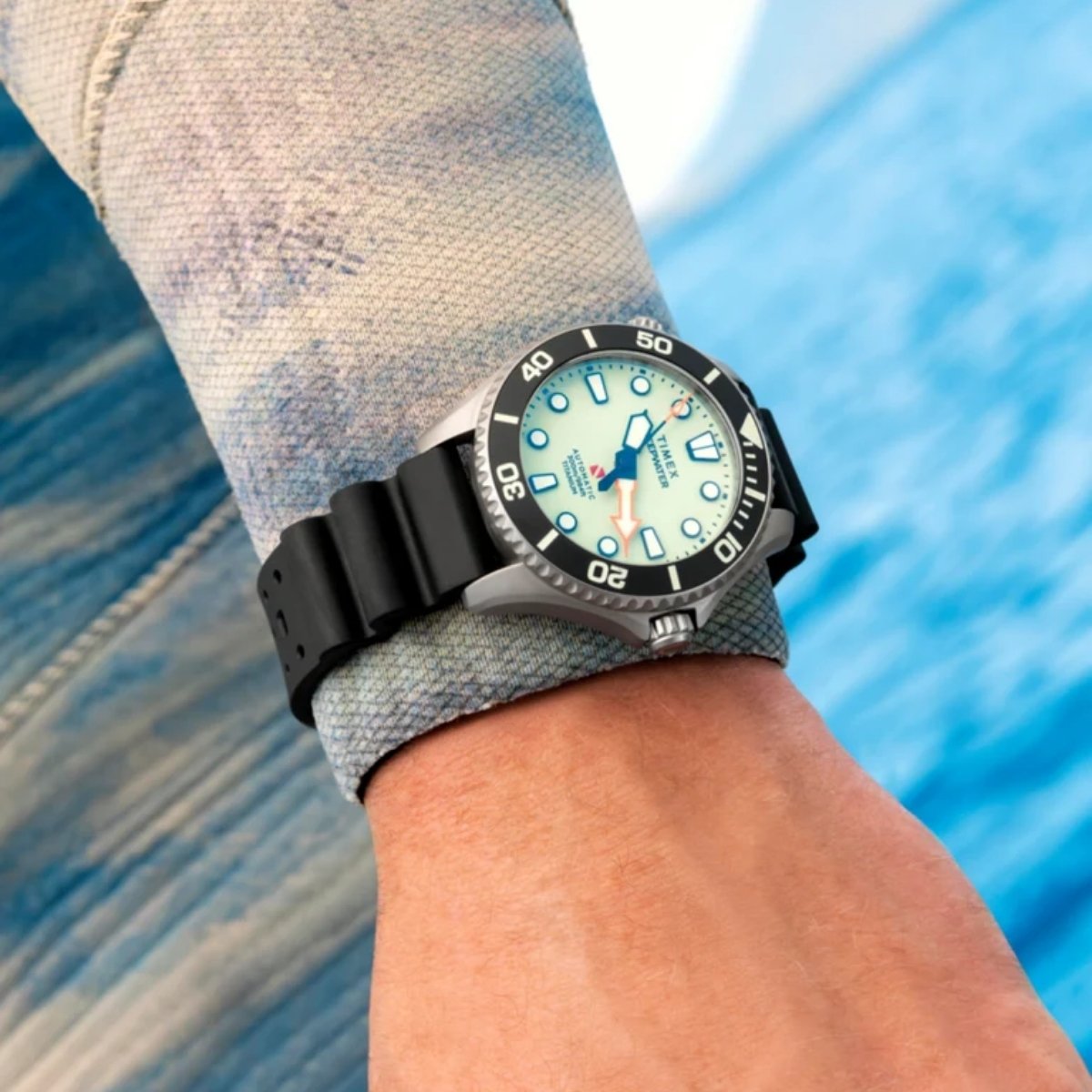 Timex Deepwater Meridian 300 Titanium HEV Automatic TW2Y48300 